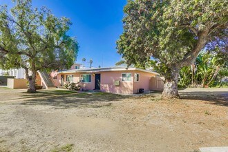 4278 Olney St in San Diego, CA - Foto de edificio - Building Photo