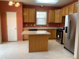 15222 Florist Cir in Apple Valley, MN - Building Photo