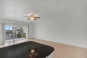 3040 NE 16th Ave, Unit A408 in Oakland Park, FL - Building Photo - Building Photo