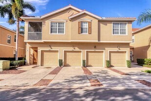 3821 Parkridge Cir in Sarasota, FL - Building Photo