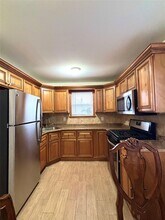 446 Winthrop St in Westbury, NY - Building Photo - Building Photo