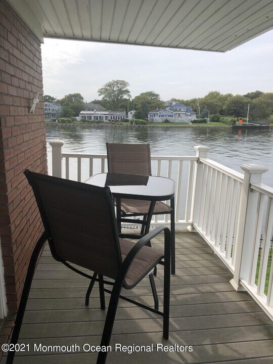 2 Rumson Rd in Sea Bright, NJ - Building Photo