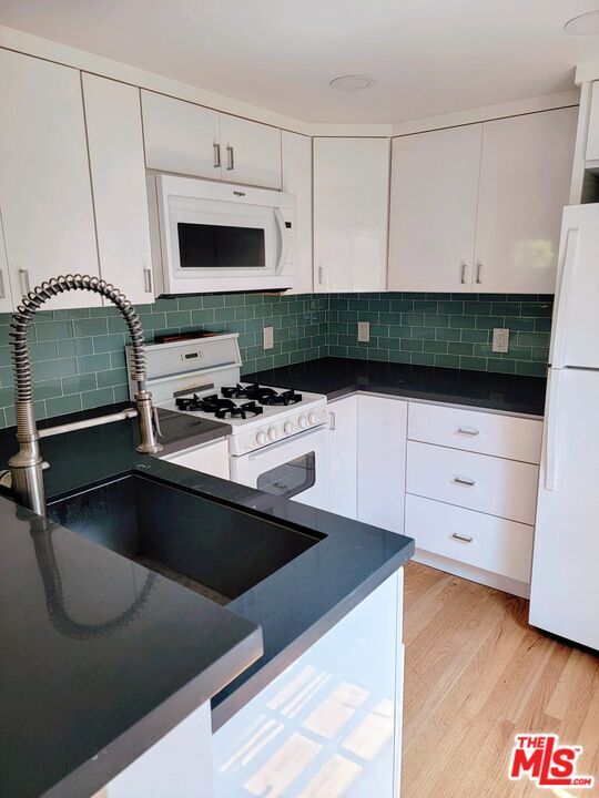 315 N Venice Blvd-Unit -2 in Los Angeles, CA - Building Photo - Building Photo