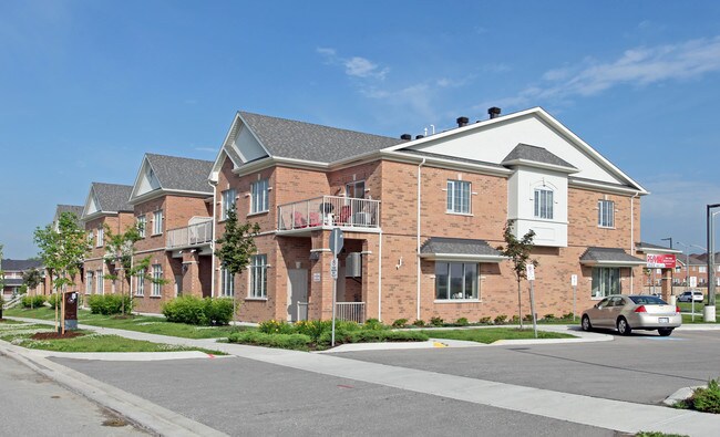 15 Rosswell Dr in Clarington, ON - Building Photo - Building Photo
