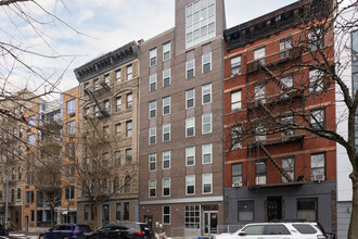 639 E 9th St in New York, NY - Building Photo - Building Photo