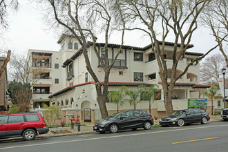 Mission Villas Condominiums in Davis, CA - Building Photo - Building Photo