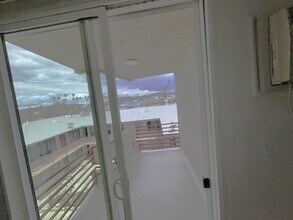 327 Normandie Ave in Los Angeles, CA - Building Photo - Building Photo