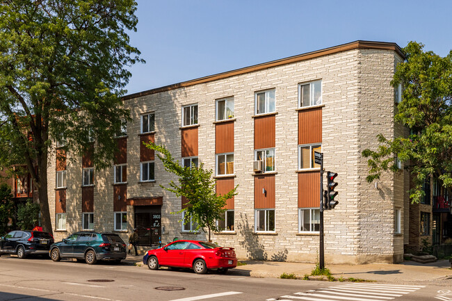 3803 Saint-Hubert Rue in Montréal, QC - Building Photo - Primary Photo