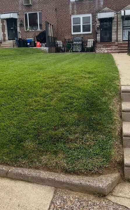 1357 Westbury Dr in Philadelphia, PA - Building Photo