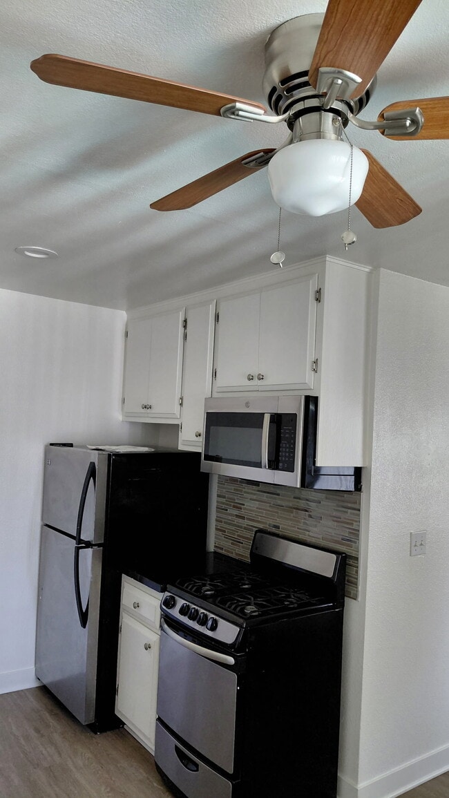 New York Apartments in Redlands, CA - Foto de edificio - Building Photo