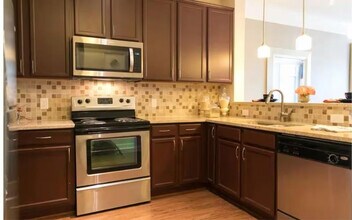 11134 Medlock Bridge Rd in Johns Creek, GA - Foto de edificio - Building Photo