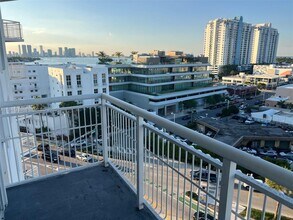 1688 West Ave in Miami Beach, FL - Building Photo - Building Photo