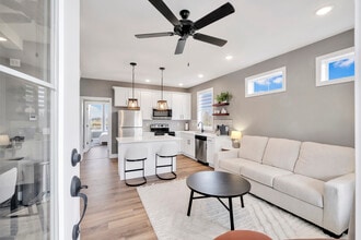 214 Great Loop E Dr in Ottawa, IL - Foto de edificio - Building Photo