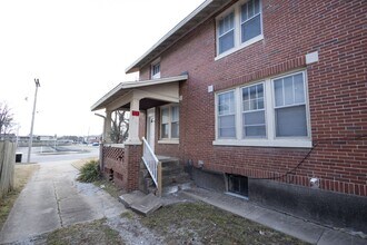 427 E Cherry St in Springfield, MO - Building Photo - Building Photo