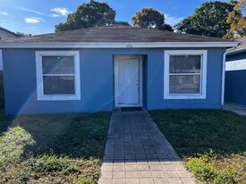 1311 Emerald Terrace in Fort Pierce, FL - Building Photo