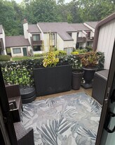 43 Richmond Blvd, Unit 3A in Ronkonkoma, NY - Building Photo
