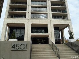4501 Lindell Blvd, Unit 12E in St. Louis, MO - Building Photo