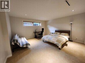 5XXX Maple St in Vancouver, BC - Building Photo - Building Photo