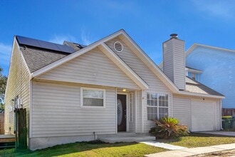 9 Forest Breeze Ct in Fort Walton Beach, FL - Building Photo - Building Photo