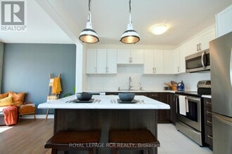 124 Parkinson Crescent in Orangeville, ON - Building Photo - Building Photo