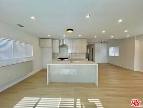 953 E Brett St in Inglewood, CA - Foto de edificio - Building Photo