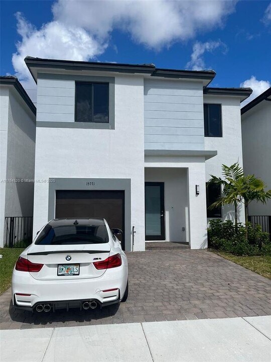 15771 SW 136th Terrace in Miami, FL - Building Photo