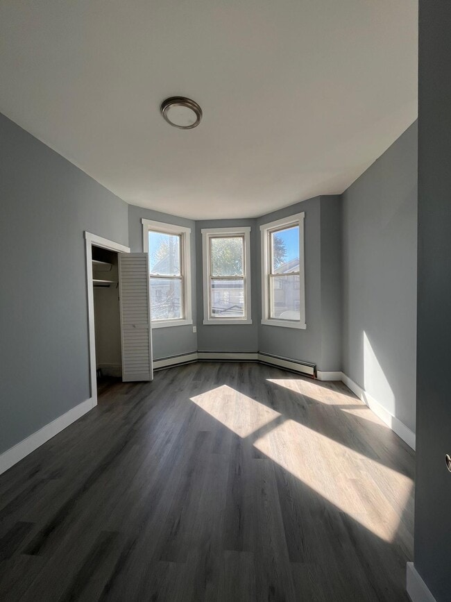 220 Bidwell Ave in Jersey City, NJ - Foto de edificio - Building Photo