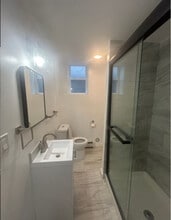 1144 Mary St, Unit 6 in Elizabeth, NJ - Foto de edificio - Building Photo