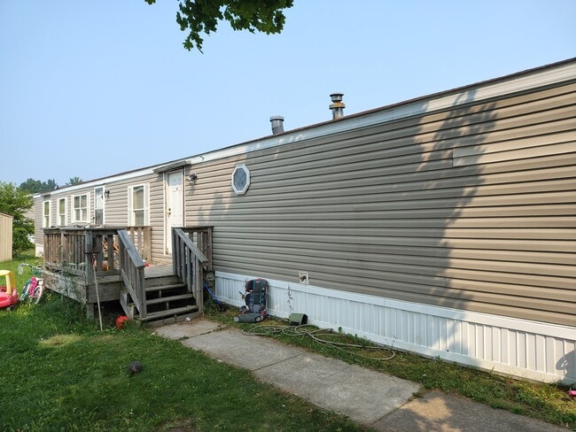 4652 Meadow Lane Dr in Traverse City, MI - Building Photo - Building Photo