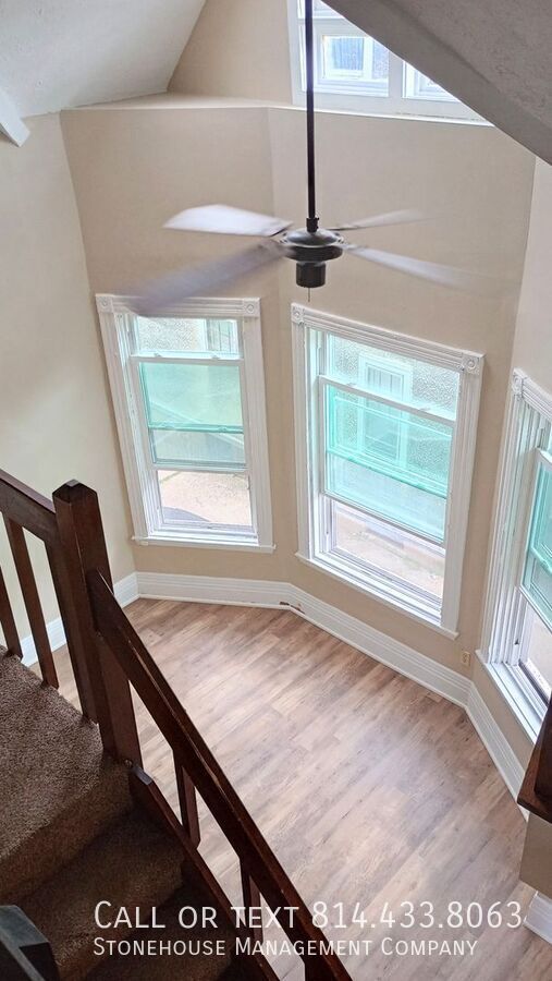 property at 354 W 7th St