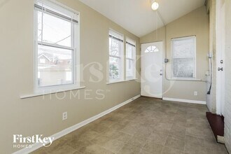 2831 N Kostner Ave in Chicago, IL - Building Photo - Building Photo