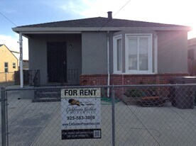 9317 Walnut St in Oakland, CA - Building Photo