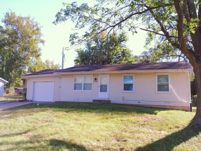 property at 2504 Glenn Dr
