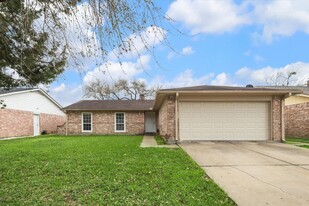 13827 Southline Rd in Sugar Land, TX - Building Photo