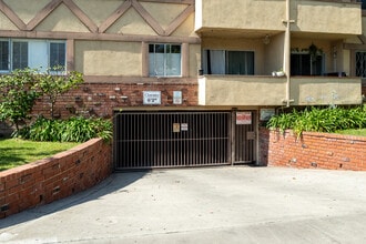 600 W Stocker St in Glendale, CA - Building Photo - Building Photo