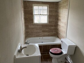 1019 N Simmons St in Lake Charles, LA - Building Photo - Building Photo