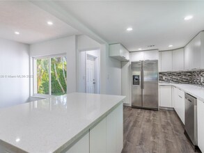 2520 SW 22nd Terrace in Miami, FL - Building Photo - Building Photo