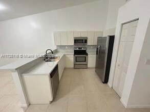 312 NE 3rd St in Hallandale Beach, FL - Building Photo - Building Photo