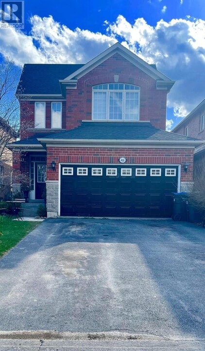 4820 Half Moon Grove in Mississauga, ON - Building Photo