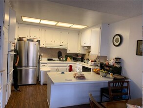 2602 Aurora St in Santa Ana, CA - Foto de edificio - Interior Photo