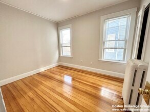 24 Willis St, Unit #2 in Boston, MA - Building Photo - Building Photo