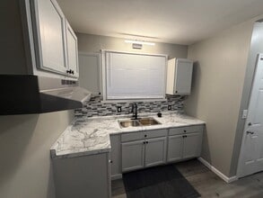 12763 Cloverlawn Ave in Detroit, MI - Foto de edificio - Building Photo