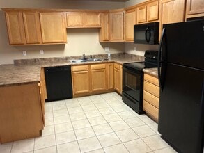 131 Edna St in Waynesville, MO - Building Photo - Building Photo