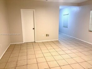 828 Salzedo St in Coral Gables, FL - Building Photo - Building Photo