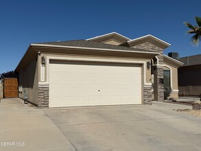 3729 Loma Esteban in El Paso, TX - Building Photo - Building Photo