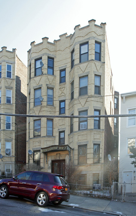 14 Locust Hill Ave in Yonkers, NY - Building Photo