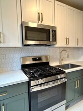 2750 Broadway Ave in Dormont, PA - Building Photo - Building Photo