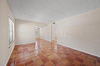 2707 Vandiver Dr in West Palm Beach, FL - Building Photo - Building Photo