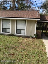 808 Meadowbrook Dr in Orange Park, FL - Building Photo