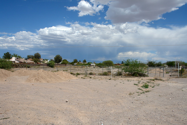 7111 S Cardinal Ave in Tucson, AZ - Foto de edificio - Building Photo